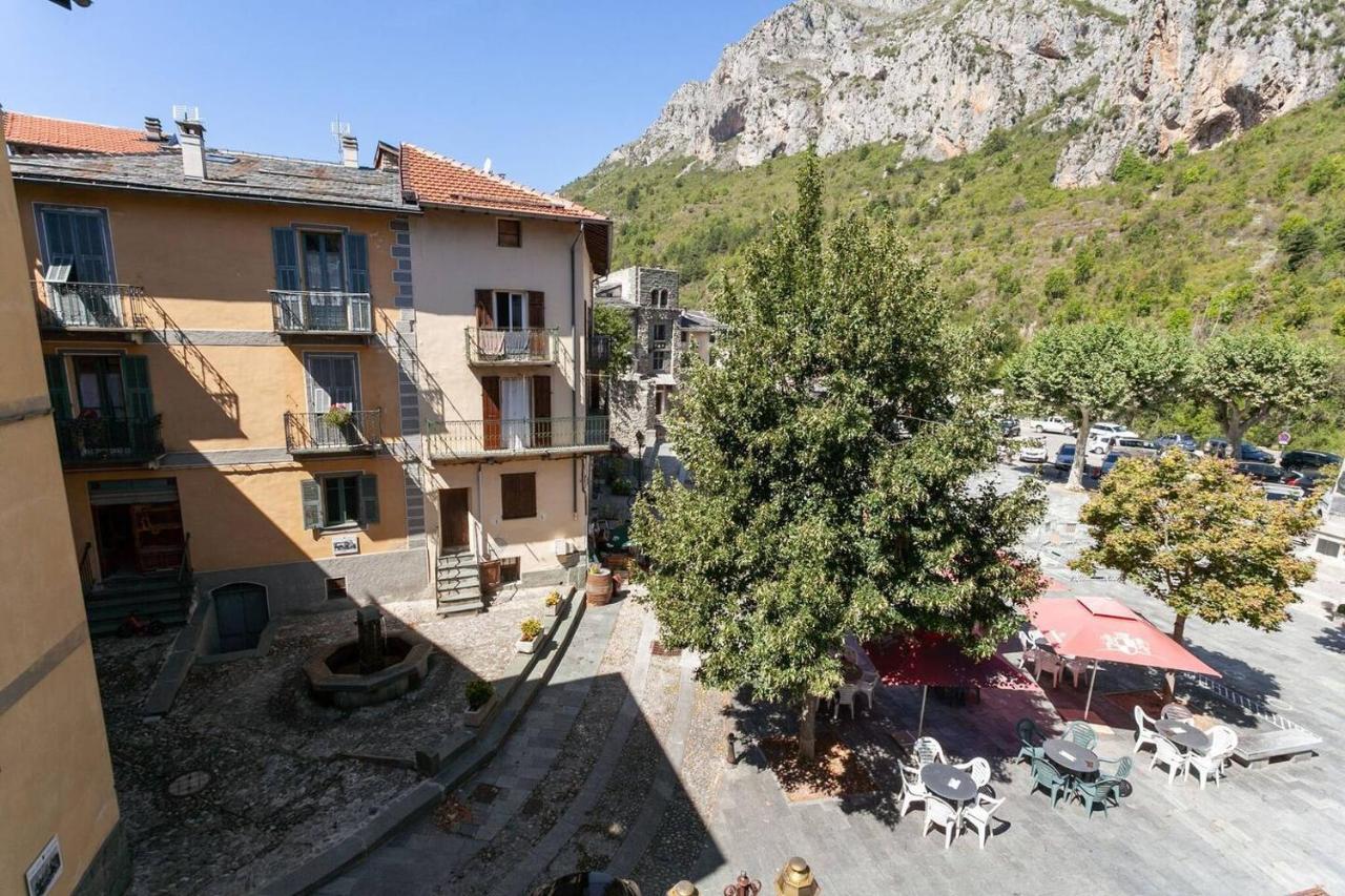 Sunny 1-Bed Apartment In Lovely Mountain Village La Brigue Exterior foto