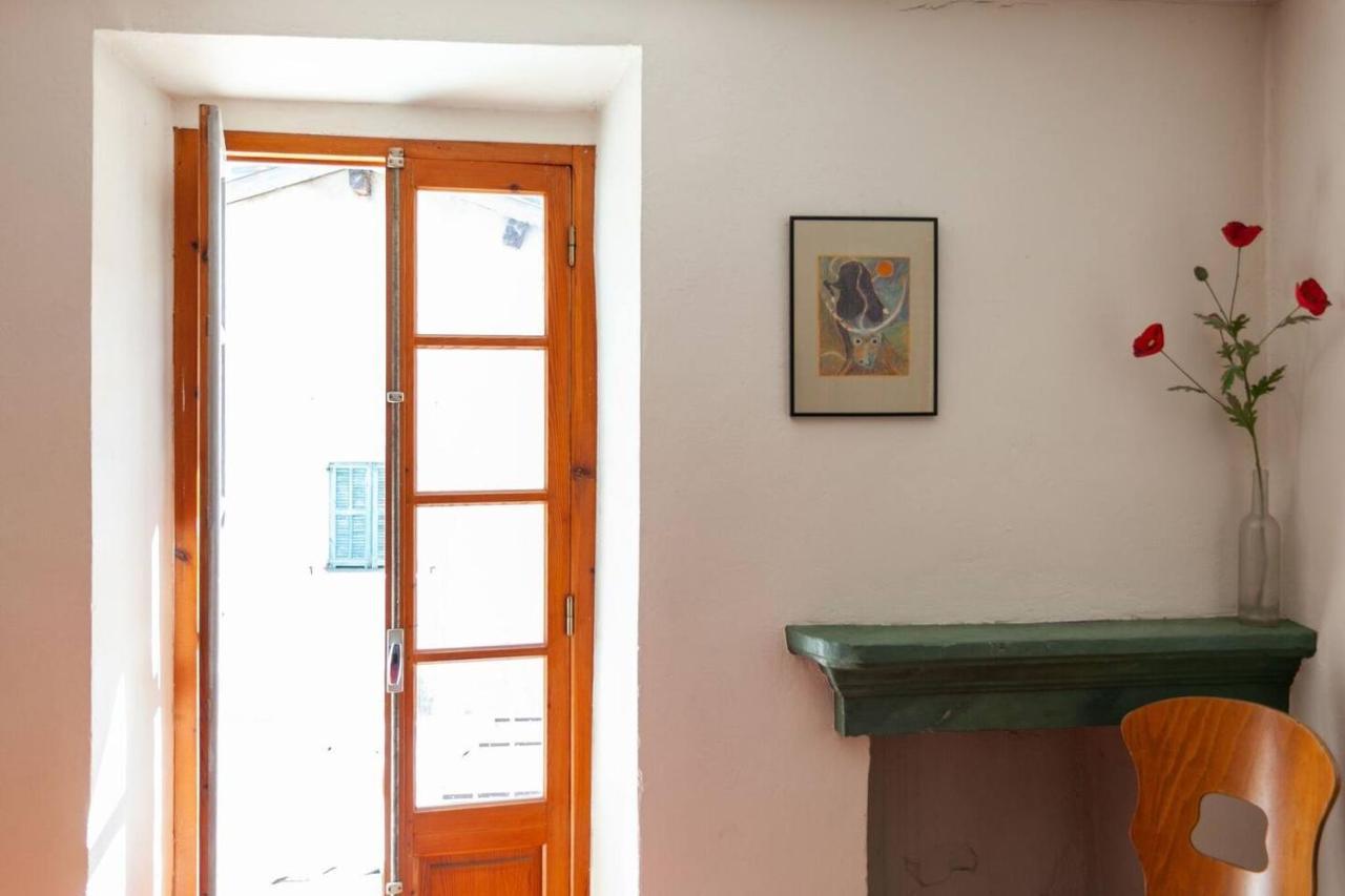 Sunny 1-Bed Apartment In Lovely Mountain Village La Brigue Exterior foto